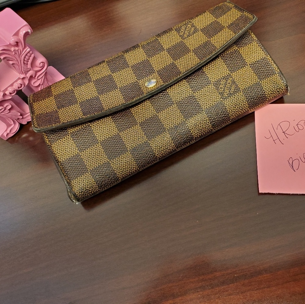 LV Sarah Wallet DE